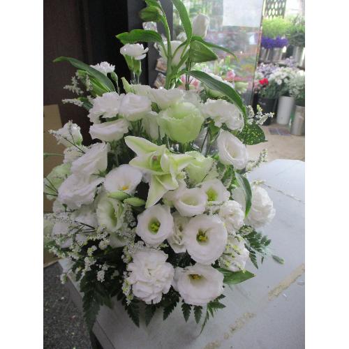 お供えアレンジメント ゆうがお トルコギキョウ花言葉 感謝 をお花に添えて 花屋 株 藤野グリーンセンター のオリジナル商品 フラワーギフトはプロのお花屋さんにおまかせ フジテレビフラワーネット お供えアレンジメント ゆうがお トルコギキョウ花言葉 感謝 をお花に添えて 花屋 株 藤野グリーンセンター のオリジナル商品 フラワーギフトはプロのお花屋さんにおまかせ フジテレビフラワーネット