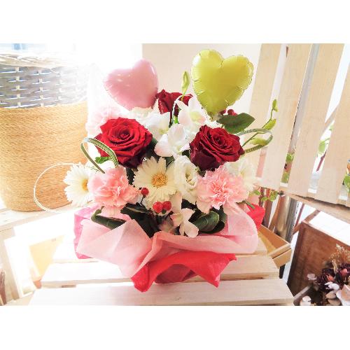 ハートバルーン フリルラッピング 赤バラ ピンク白でおまかせ花 花屋 flower shop 花物語 のオリジナル商品 フラワーギフトはプロのお花屋さんにおまかせ フジテレビフラワーネット ハートバルーン フリルラッピング 赤バラ ピンク白でおまかせ花 花屋 flower shop 花物語 のオリジナル商品 フラワーギフトはプロのお花屋さんにおまかせ フジテレビフラワーネット