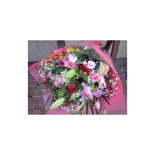 ボリューム満点 ユリとバラのゴージャスな花束 花屋 Flower Shop Hanakuma 花くま のオリジナル商品 フラワーギフトはプロのお花屋さんにおまかせ フジテレビフラワーネット