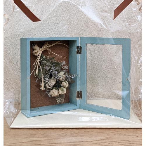 ドライフラワー 木箱 水色 花屋 フラワーショップおおき のオリジナル商品 フラワーギフトはプロのお花屋さんにおまかせ フジテレビフラワー ネット