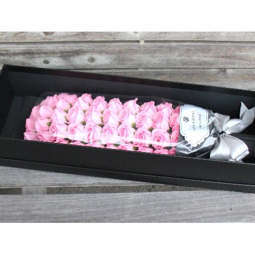 ロイヤルフレグランスピンクバラブーケ50輪 花屋 フローリスト萬 のオリジナル商品 フラワーギフトはプロのお花屋さんにおまかせ フジテレビフラワーネット