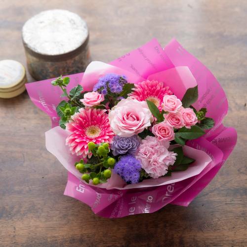 アロマ香るフラワーギフト Floma Essential ピンク系 Relax リラックス 花屋 フジテレビフラワーネット のオリジナル商品 フラワーギフトはプロのお花屋さんにおまかせ フジテレビフラワーネット