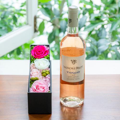 フランスのロゼワインとプリザーブドフラワーのギフトセット 花屋 フジテレビフラワーネット のオリジナル商品 フラワーギフト はプロのお花屋さんにおまかせ フジテレビフラワーネット