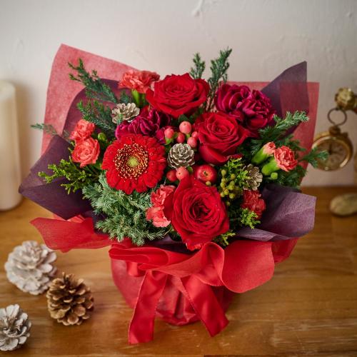 赤バラのクリスマスアレンジ～2025新商品」 | フラワーギフトはプロの